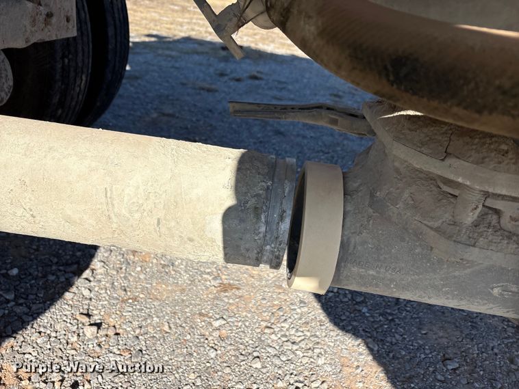 image for item EA7863 2015 Heil Trailer International pneumatic dry bulk trailer