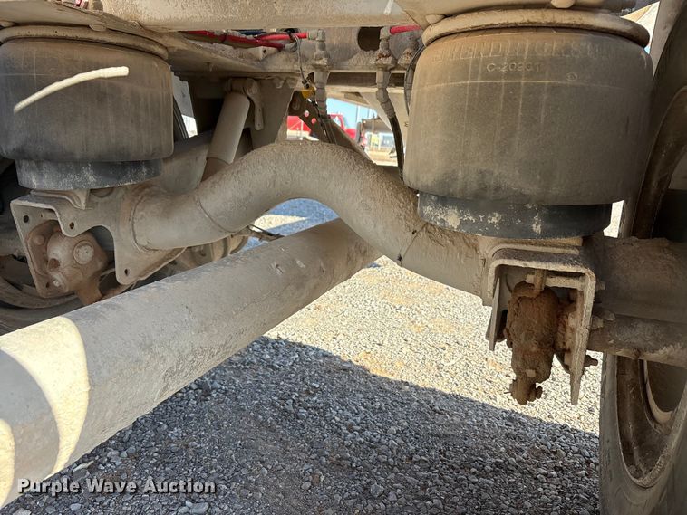 image for item EA7863 2015 Heil Trailer International pneumatic dry bulk trailer