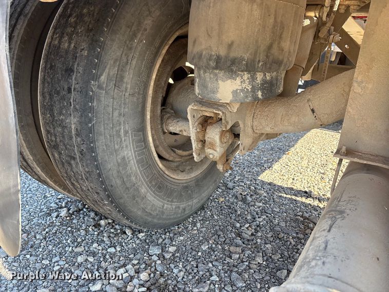 image for item EA7863 2015 Heil Trailer International pneumatic dry bulk trailer