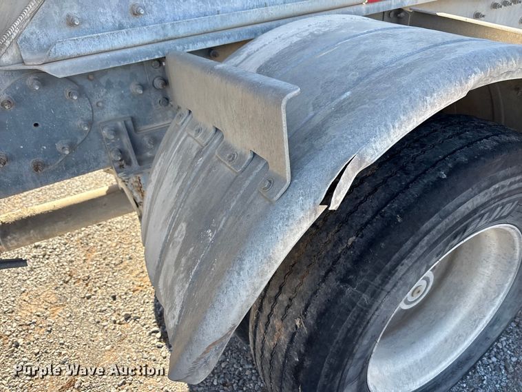 image for item EA7863 2015 Heil Trailer International pneumatic dry bulk trailer