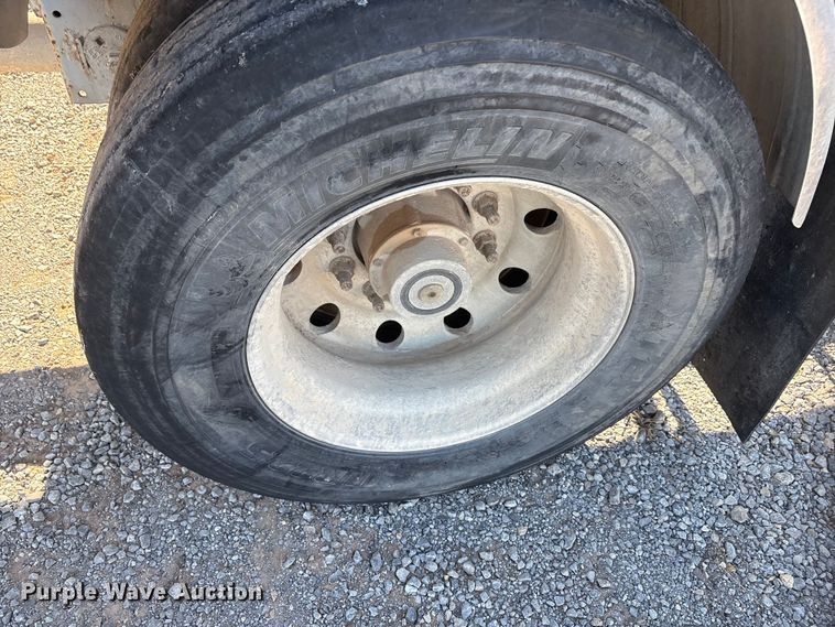 image for item EA7863 2015 Heil Trailer International pneumatic dry bulk trailer