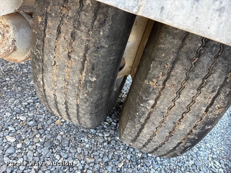 image for item EA7863 2015 Heil Trailer International pneumatic dry bulk trailer