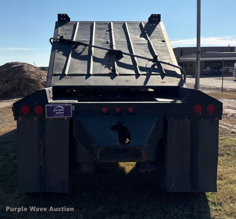 image for item EA7864 2008 Construction Trailer Specialist BDT-40 bottom dump trailer