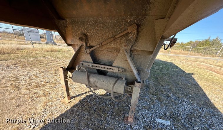 image for item EA7864 2008 Construction Trailer Specialist BDT-40 bottom dump trailer