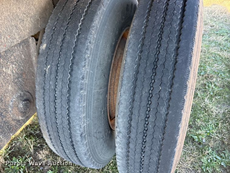 image for item EA7864 2008 Construction Trailer Specialist BDT-40 bottom dump trailer