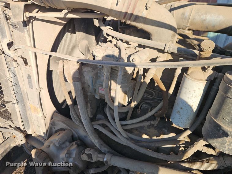 image for item EB8469 1992 Peterbilt 379 semi truck