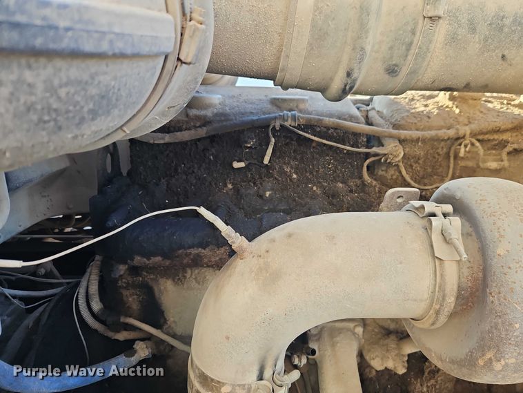 image for item EB8469 1992 Peterbilt 379 semi truck