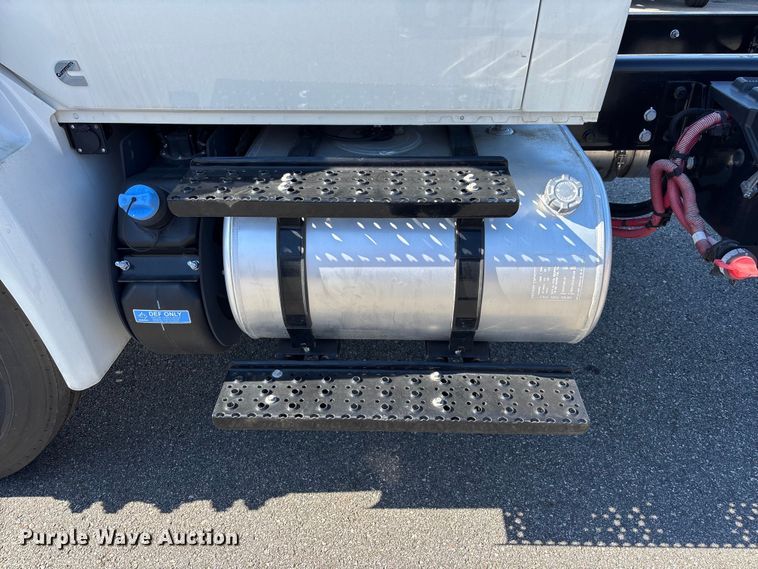 image for item EC3917 2024 International MV607 truck cab and chassis