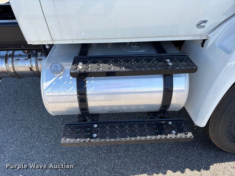 image for item EC3917 2024 International MV607 truck cab and chassis