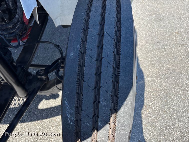 image for item EC3917 2024 International MV607 truck cab and chassis