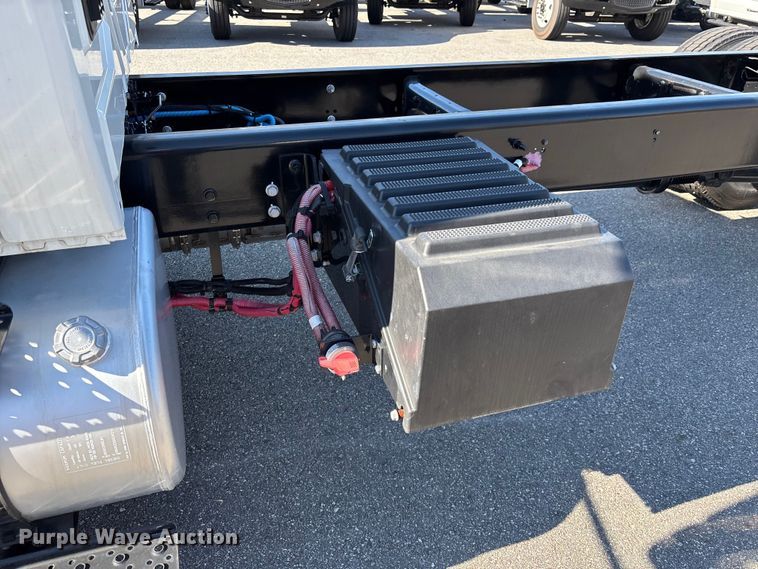 image for item EC3918 2024 International MV607 truck cab and chassis