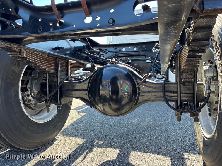 image for item EC3918 2024 International MV607 truck cab and chassis