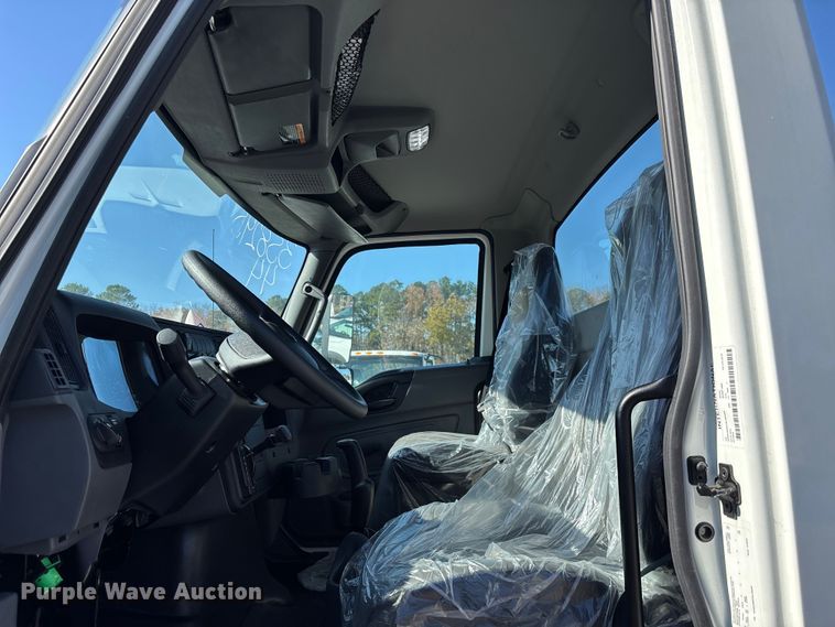 image for item EC3918 2024 International MV607 truck cab and chassis