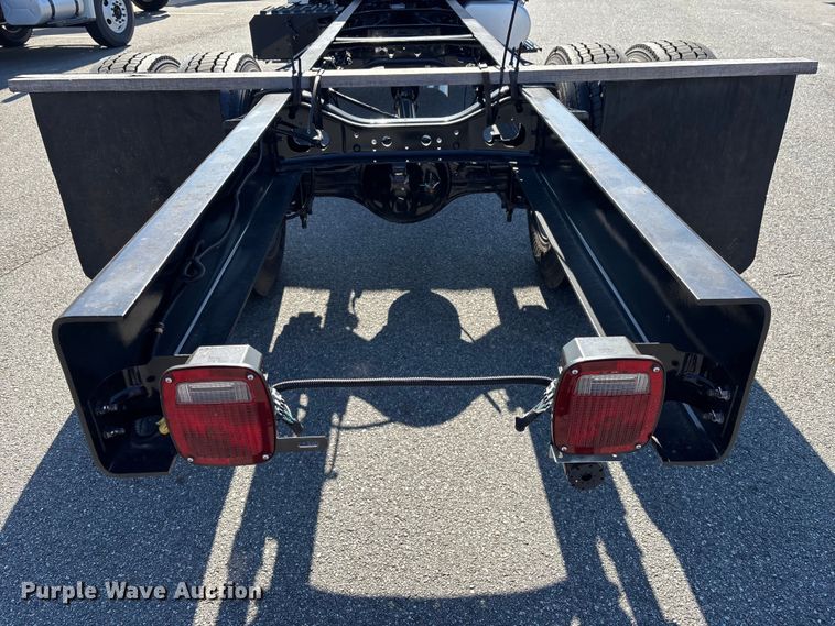 image for item EC3919 2024 International MV607 truck cab and chassis