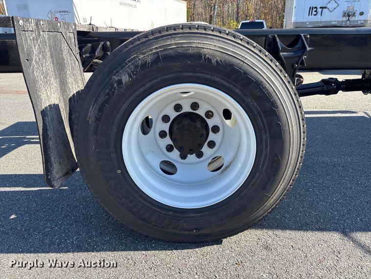 image for item EC3919 2024 International MV607 truck cab and chassis