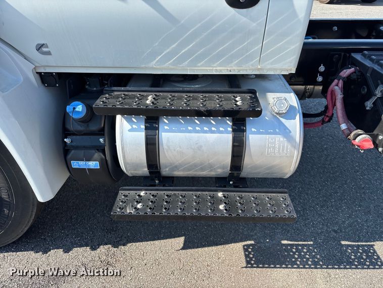 image for item EC3920 2024 International MV607 truck cab and chassis