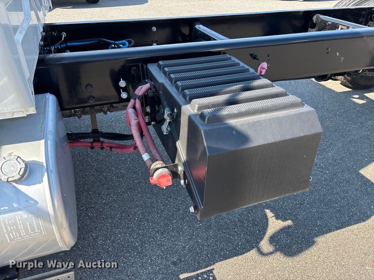 image for item EC3920 2024 International MV607 truck cab and chassis