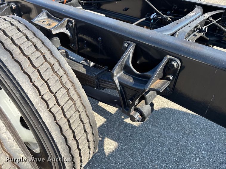 image for item EC3920 2024 International MV607 truck cab and chassis