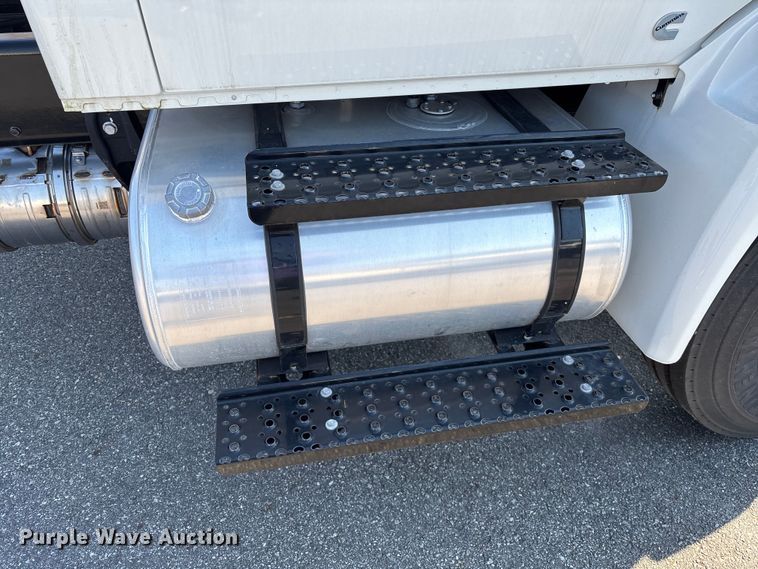 image for item EC3920 2024 International MV607 truck cab and chassis