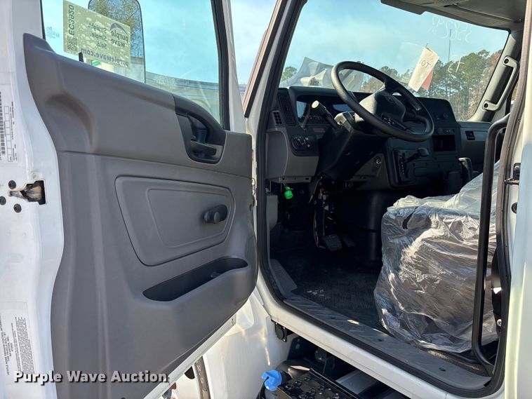 image for item EC3920 2024 International MV607 truck cab and chassis