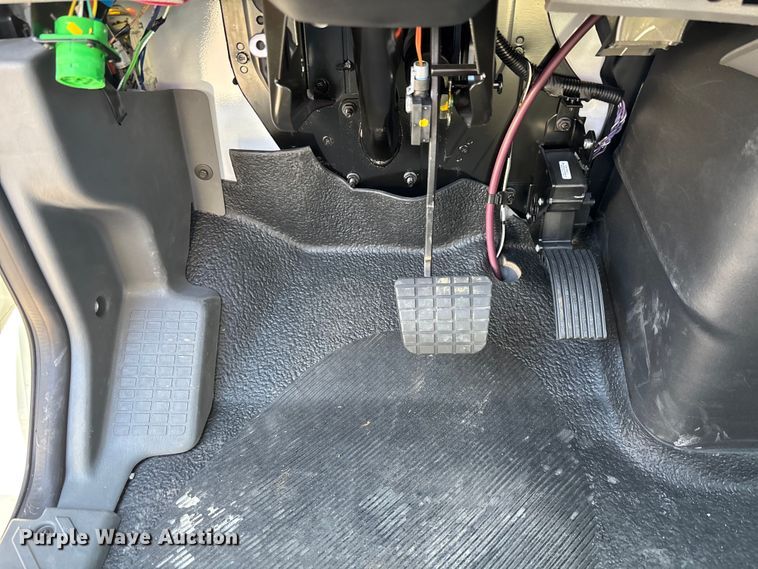 image for item EC3920 2024 International MV607 truck cab and chassis