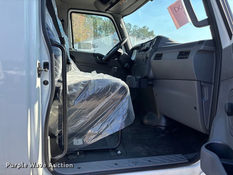 image for item EC3920 2024 International MV607 truck cab and chassis