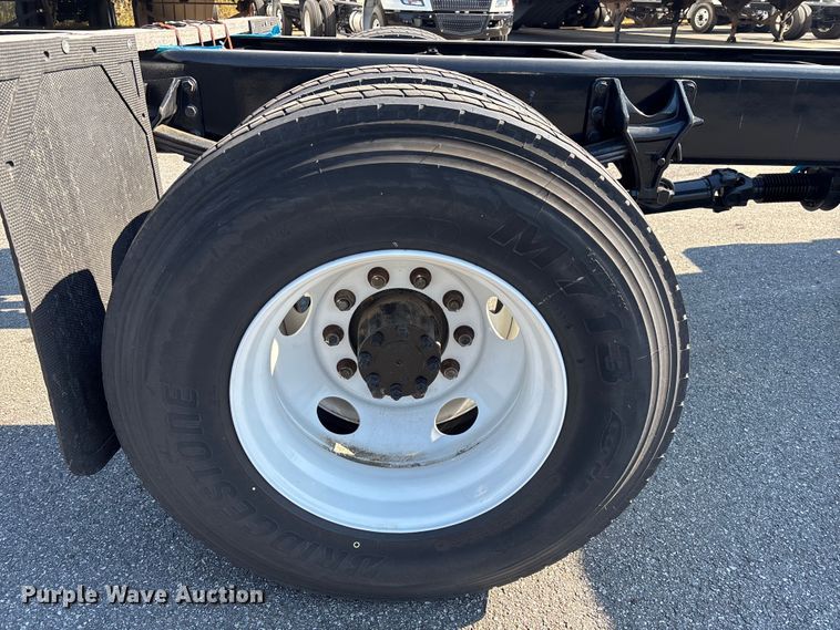 image for item EC3920 2024 International MV607 truck cab and chassis