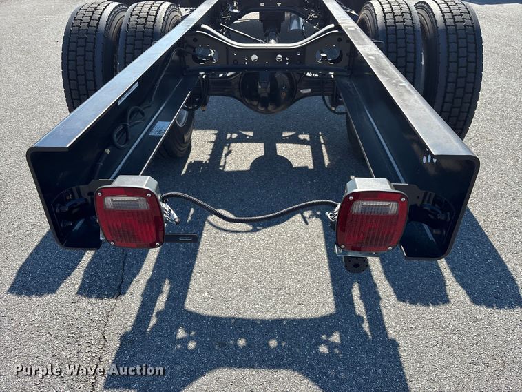 image for item EC3921 2023 International MV607 truck cab and chassis