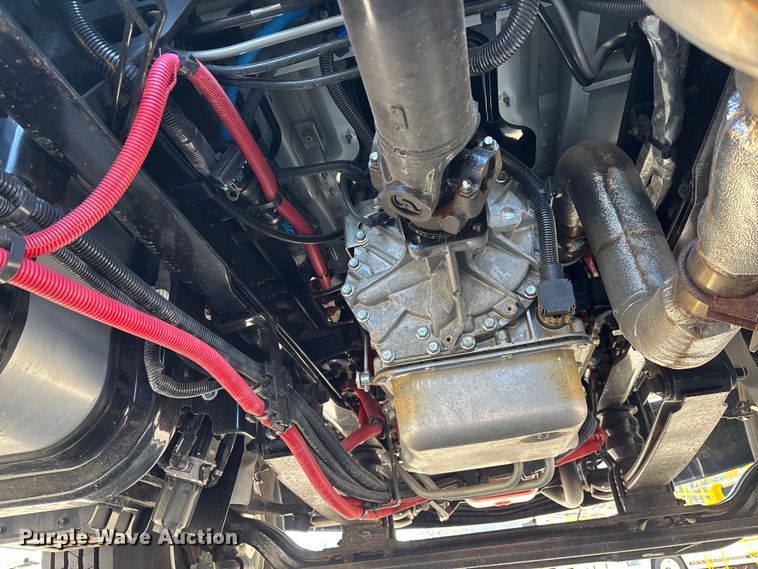 image for item EC3921 2023 International MV607 truck cab and chassis