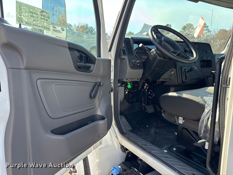 image for item EC3921 2023 International MV607 truck cab and chassis