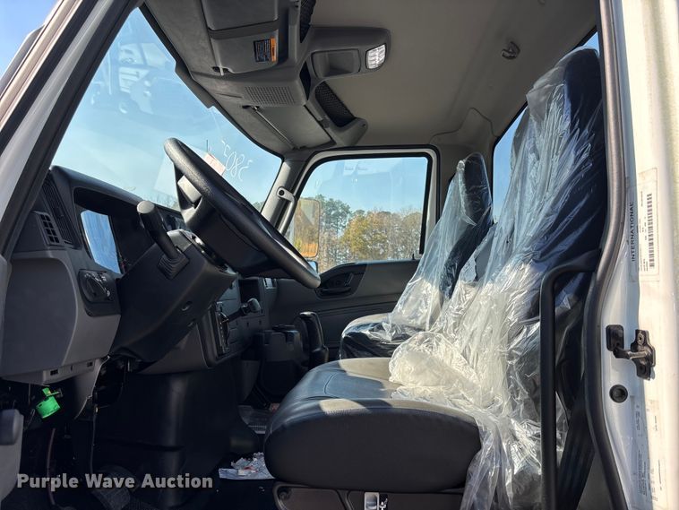 image for item EC3921 2023 International MV607 truck cab and chassis