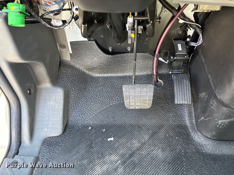 image for item EC3921 2023 International MV607 truck cab and chassis