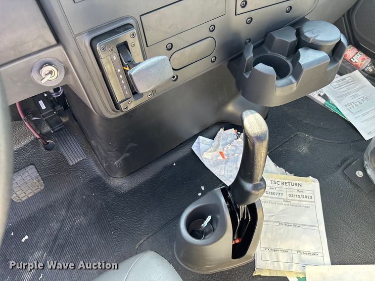 image for item EC3921 2023 International MV607 truck cab and chassis