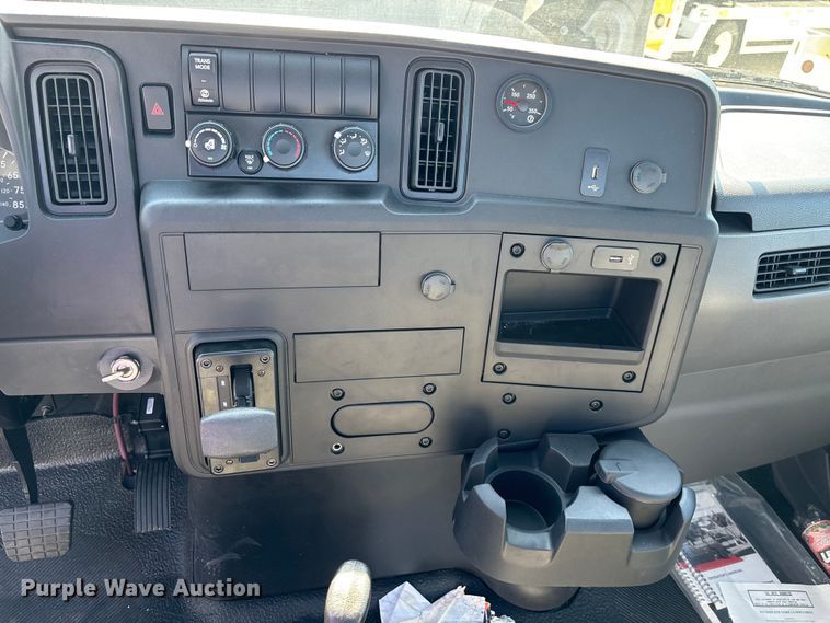 image for item EC3921 2023 International MV607 truck cab and chassis