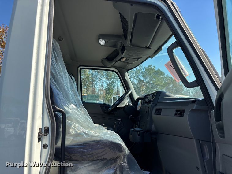 image for item EC3921 2023 International MV607 truck cab and chassis