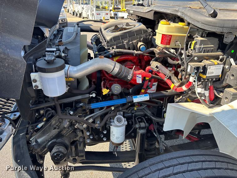 image for item EC3921 2023 International MV607 truck cab and chassis