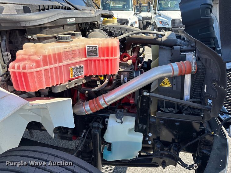 image for item EC3921 2023 International MV607 truck cab and chassis