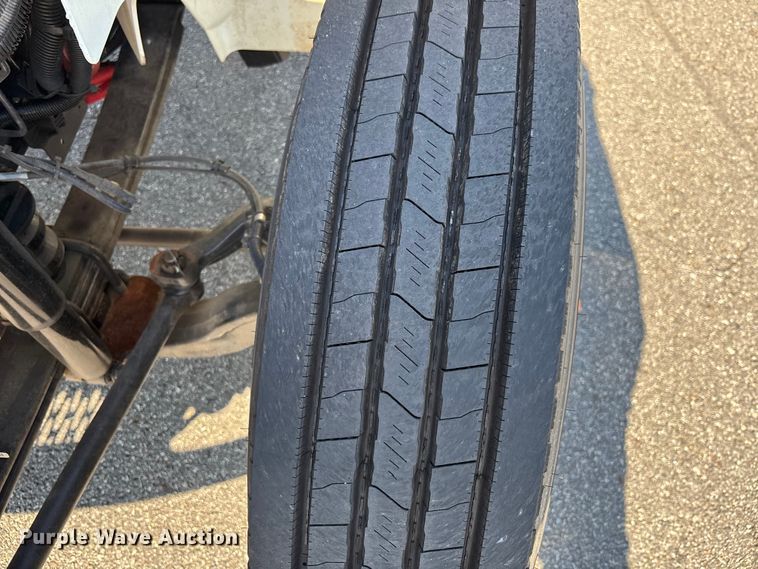 image for item EC3921 2023 International MV607 truck cab and chassis