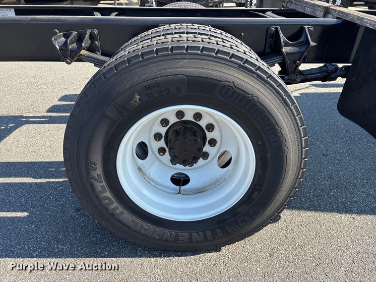 image for item EC3921 2023 International MV607 truck cab and chassis