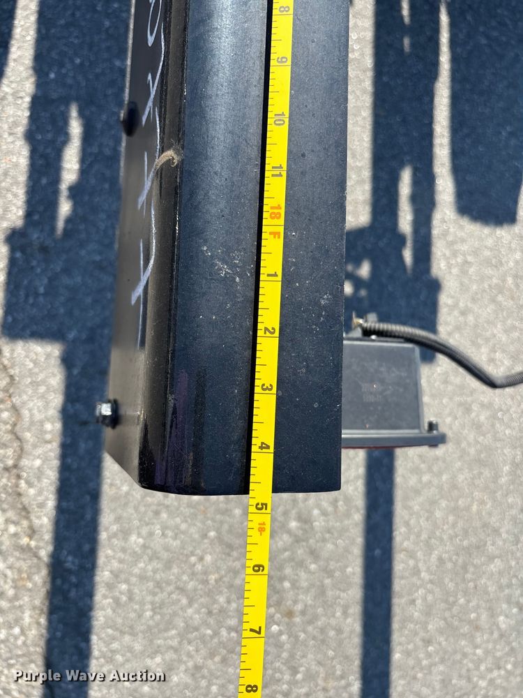 image for item EC3921 2023 International MV607 truck cab and chassis