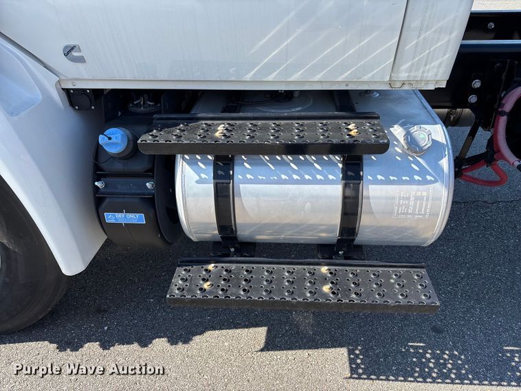 image for item EC3922 2023 International MV607 truck cab and chassis