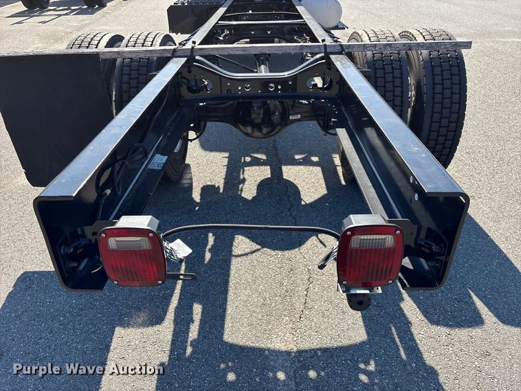 image for item EC3922 2023 International MV607 truck cab and chassis