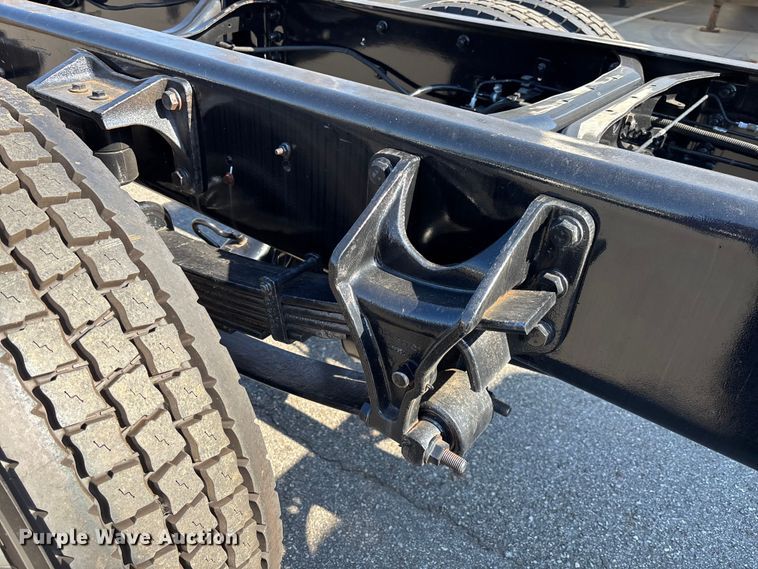 image for item EC3922 2023 International MV607 truck cab and chassis