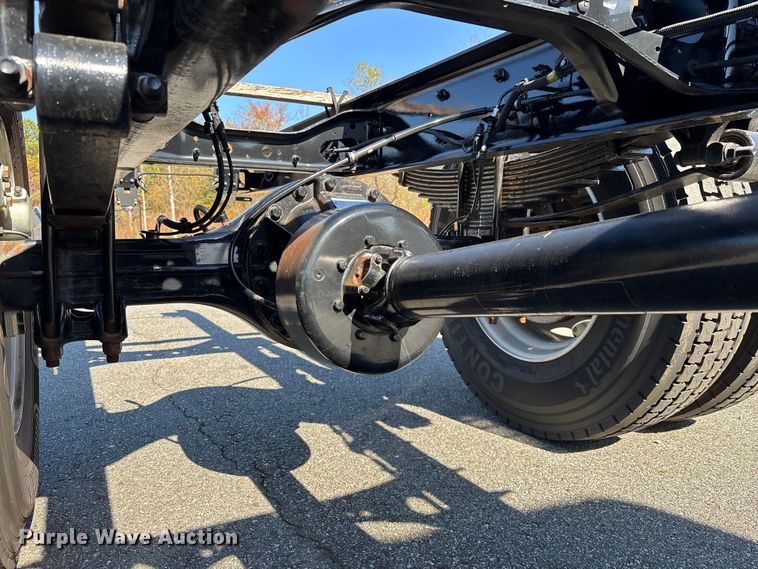 image for item EC3922 2023 International MV607 truck cab and chassis