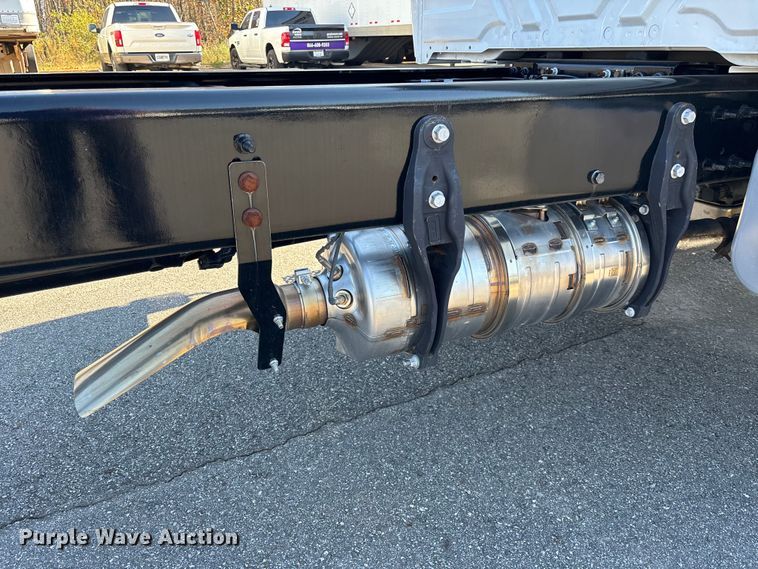 image for item EC3922 2023 International MV607 truck cab and chassis