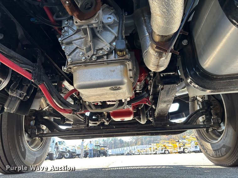 image for item EC3922 2023 International MV607 truck cab and chassis