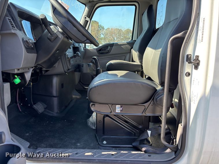 image for item EC3922 2023 International MV607 truck cab and chassis