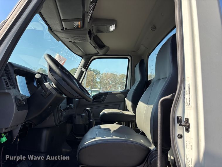 image for item EC3922 2023 International MV607 truck cab and chassis