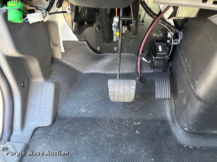 image for item EC3922 2023 International MV607 truck cab and chassis