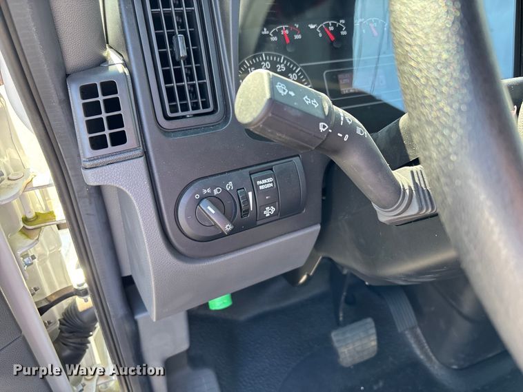 image for item EC3922 2023 International MV607 truck cab and chassis